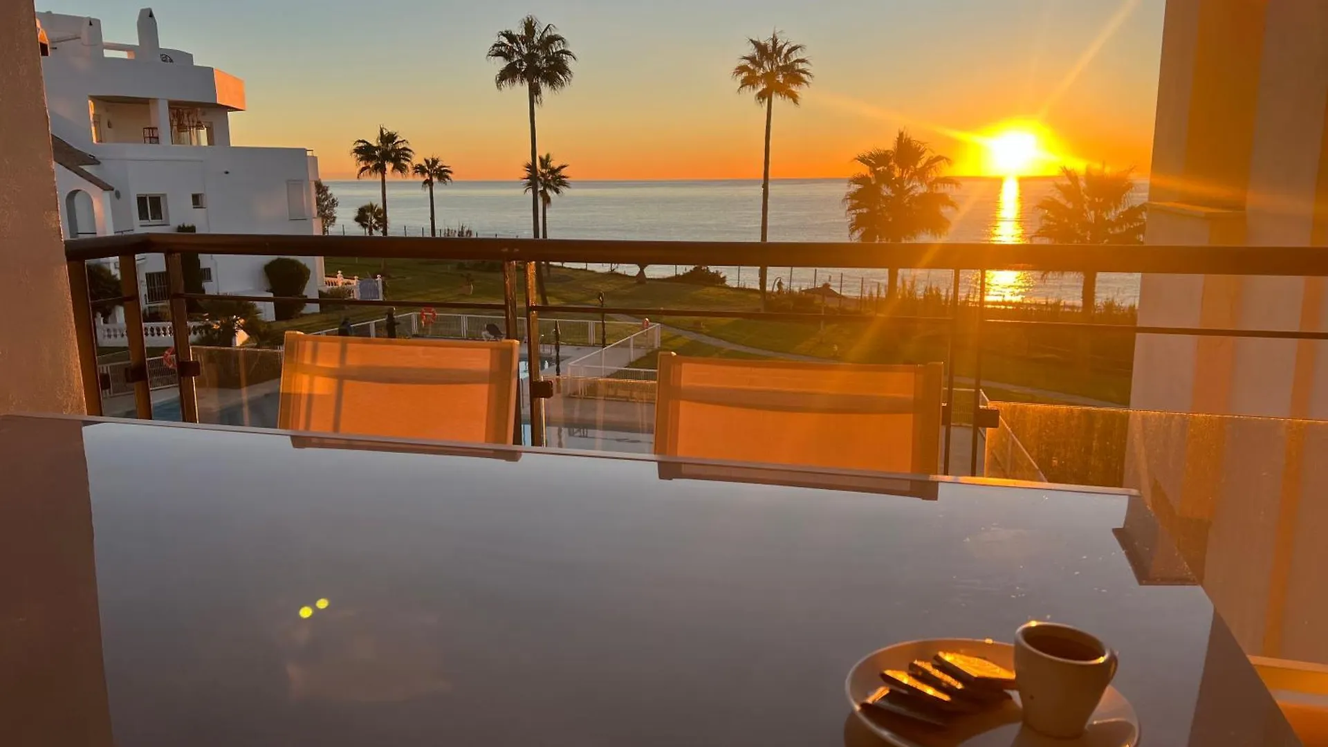 Sunrise Beach Front - Casares Del Mar의 연락처